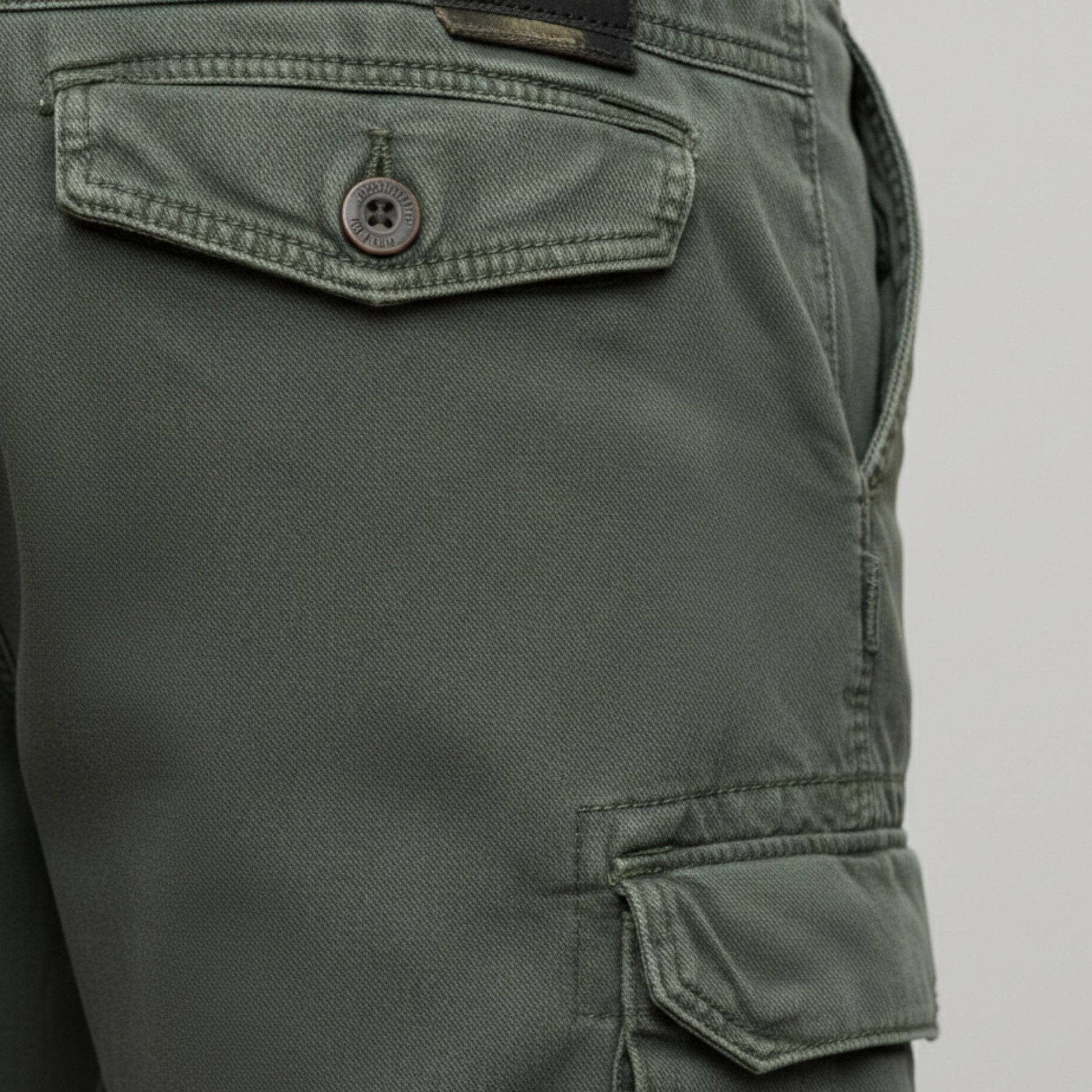 Men's Mid-Length Cargo Shorts with Multiple Pockets-Rilvee